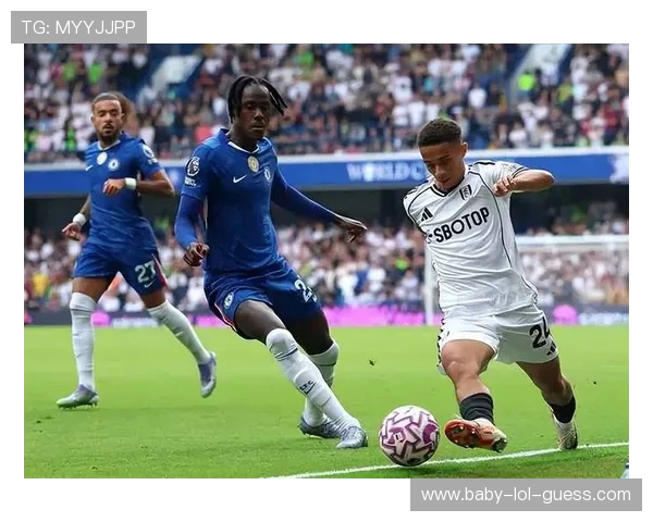 英国足球明星凯奇的崛起与成就探析：从青训到英超的辉煌历程