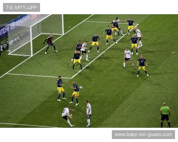 足球巨星瞬间定格精彩瞬间，捕捉每一刻无与伦比的动人魅力